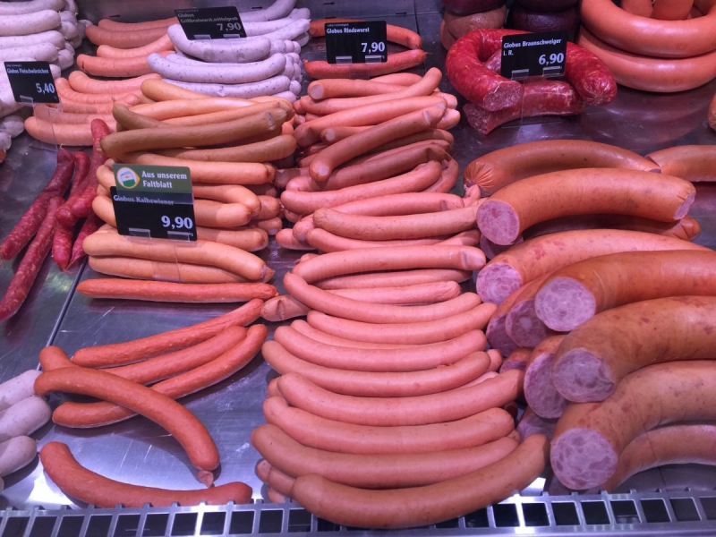 vitrine-BRAS-min_sausages_meat_butchery-1069321